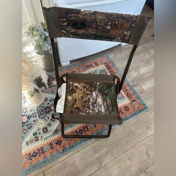 New Realtree Youth Portable Chair Stool With Back Camo Camouflage Folding Chair - Picture 3 of 10